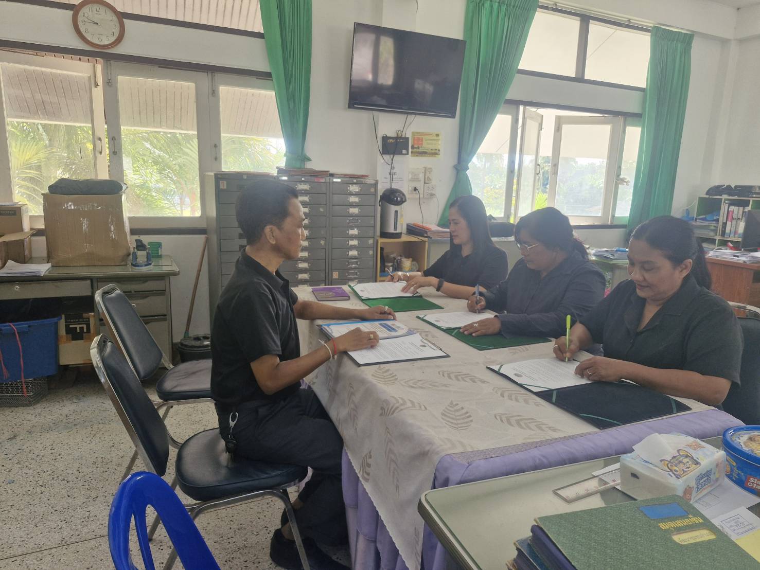 สพอ.นาโยง จังหวัดตรัง ลงนามบันทึกข้อตกลงตัวชี้วัดการประเมินผลฯ ปี 2569