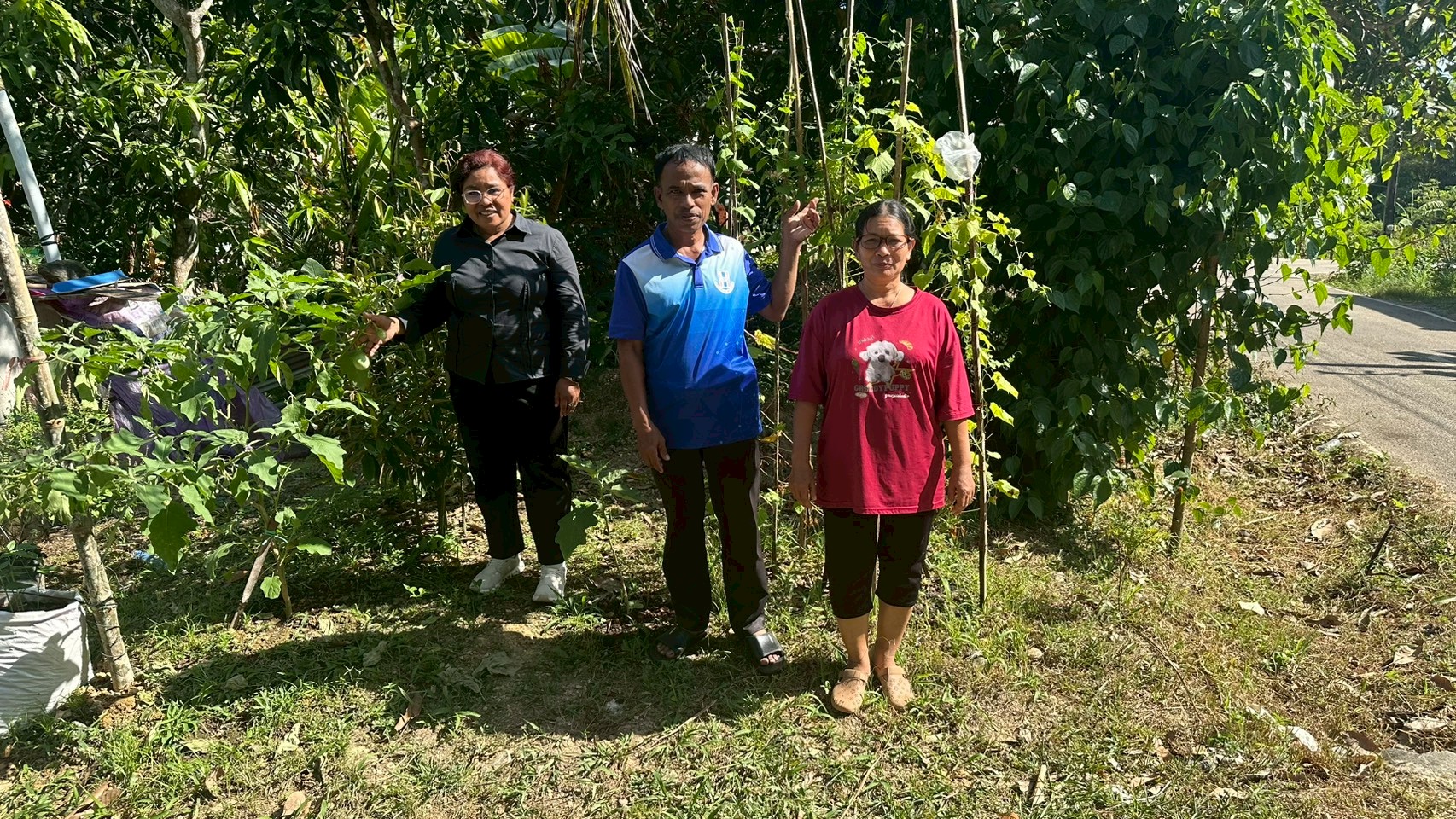 สพอ.นาโยง จังหวัดตรัง ขับเคลื่อนกิจกรรม "ครัวเรือนทำตาม" เพื่อคุณภาพชีวิตที่ดีและมีความมั่นคงทางอาหาร (GOOD & FOOD SECURITY)