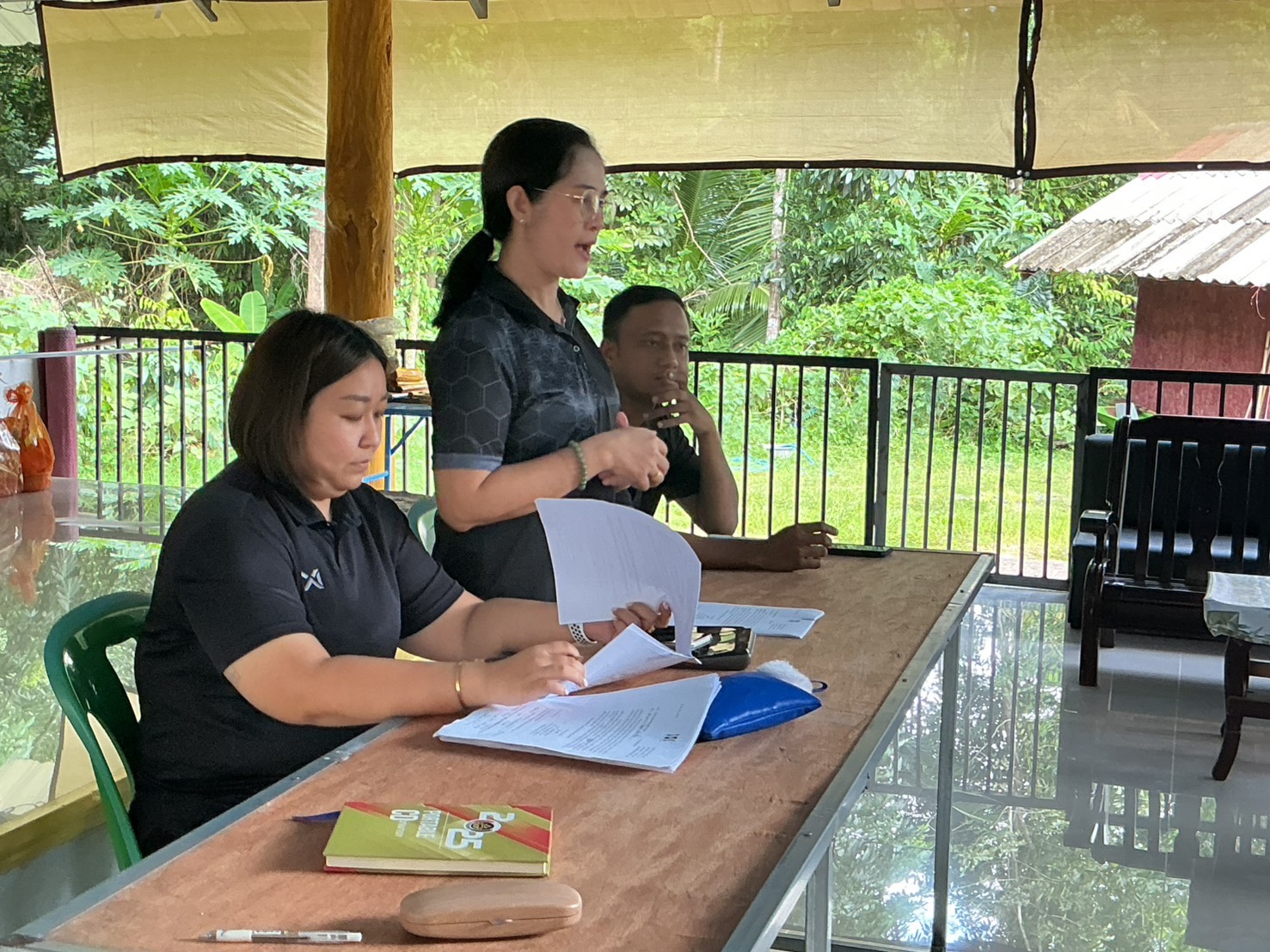 สพอ.นาโยง จังหวัดตรัง ร่วมประชุมสมาชิกกองทุนหมู่บ้านบ้านช่อง หมู่ที่ 1 ตำบลช่อง อำเภอนาโยง จังหวัดตรัง”