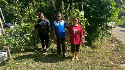 สพอ.นาโยง จังหวัดตรัง ขับเคลื่อนกิจกรรม "ครัวเรือนทำตาม" เพื่อคุณภาพชีวิตที่ดีและมีความมั่นคงทางอาหาร (GOOD & FOOD SECURITY)