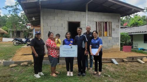 “พช.นาโยง จ.ตรัง มอบทุนอุปการะเด็ก กองทุนพัฒนาเด็กชนบทในพระราชูปถัมภ์สมเด็จพระเทพรัตนราชสุดาฯ สยามบรมราชกุมารี “